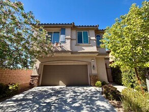 Building Photo - Fantastic two story single family house