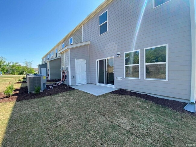 Building Photo - 908 Clearhaven Ln