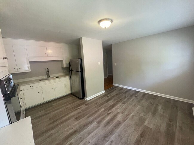 Interior Photo - SH302-Chamberlain Oaks Apartments (CHO)