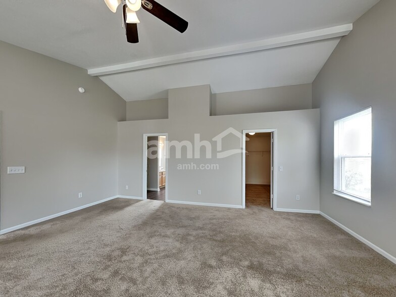 Building Photo - 10765 Standish Pl