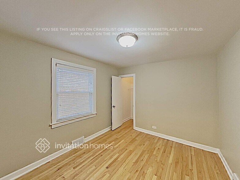 Building Photo - 5049 N Newcastle Ave