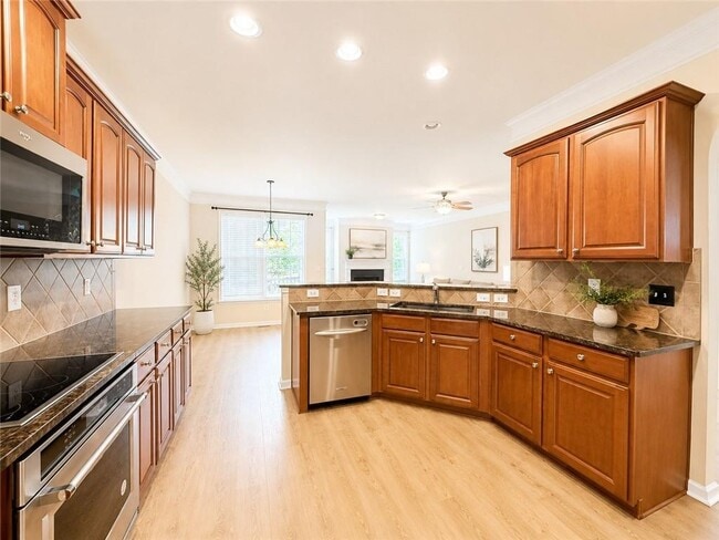 Building Photo - 6065 Cameron Pointe