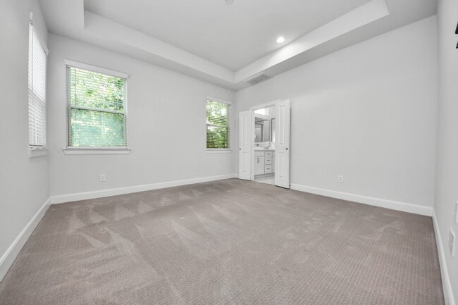 Building Photo - 9577 Neuens Rd