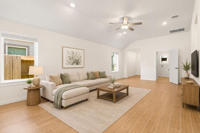 Building Photo - 6643 Escondido Dr
