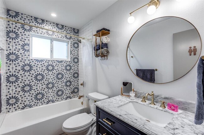 Building Photo - 11405 Bristle Oak Trail