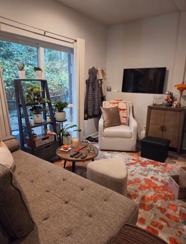 Building Photo - 4979 Onalaska Loop SE