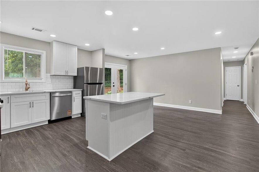 Building Photo - 1540 Spender Dr