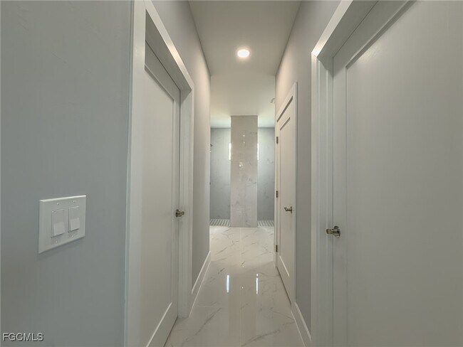 Building Photo - 6137 Higgins Ave