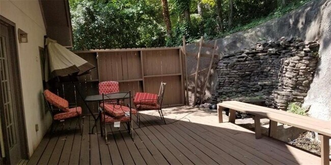 Building Photo - 3386 Shorelake Dr
