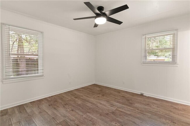 Building Photo - 3120 Willow Ave