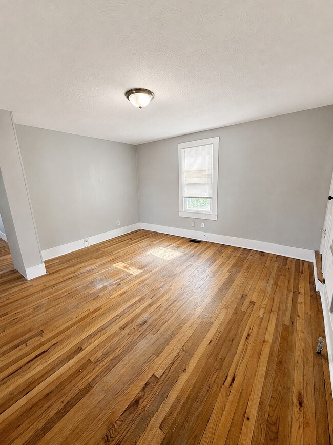 Building Photo - 1512 Bluegrass Ave
