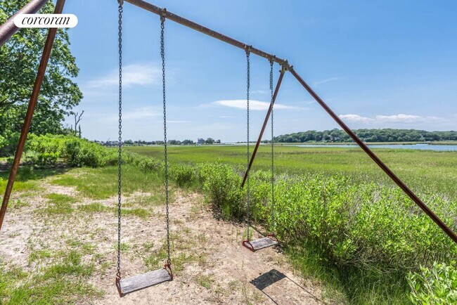 Building Photo - 590 Haywaters Dr