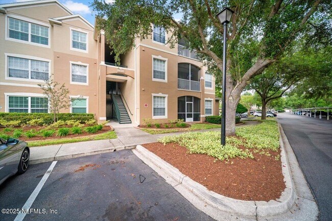 Building Photo - 7990 Baymeadows Cir E