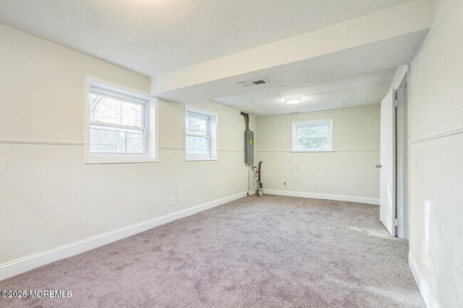 Building Photo - 1575 Deer Hollow Dr