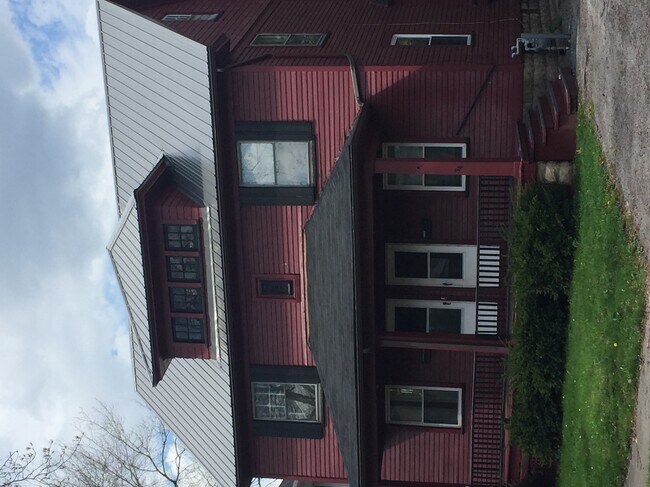 Building Photo - 32 Vermont St
