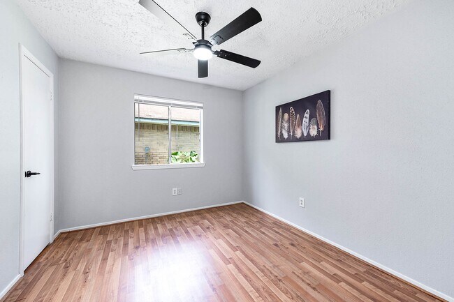 Building Photo - 13402 Tara Oak Dr