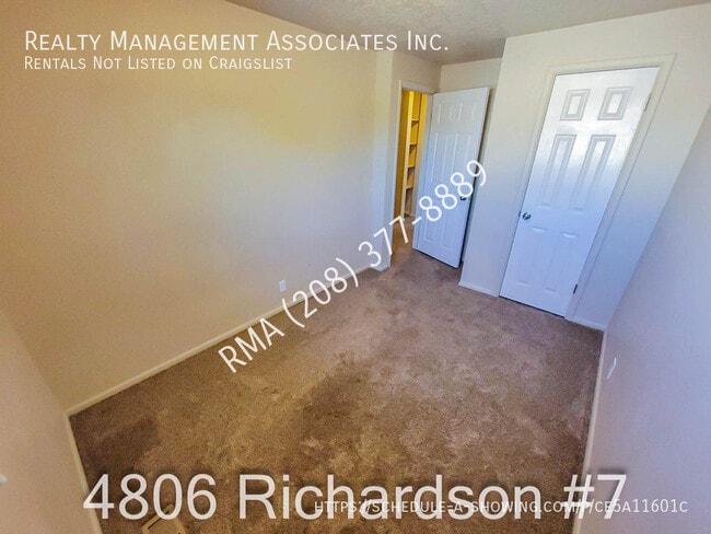 Building Photo - Great Townhouse Located on The Bench!!!