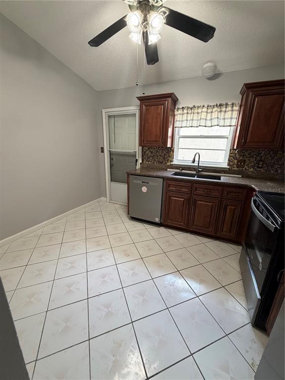 Building Photo - 404 San Gabriel St