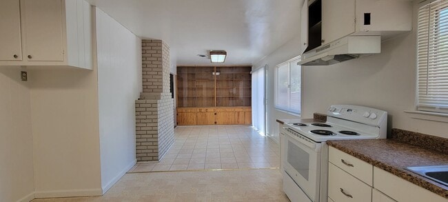 Building Photo - Great Eastside Location Across The Street From Shasta Meadows School