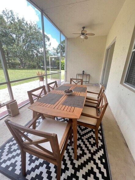 Building Photo - 180 Seminole Lakes Dr