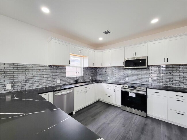 Building Photo - 2731 Rd 5724