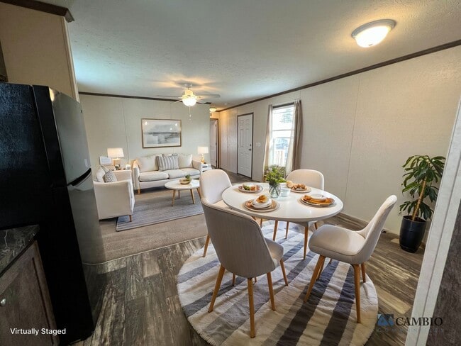 Building Photo - 241 Magnolia Pl