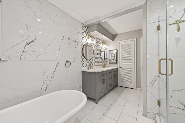 Building Photo - 707 Montclair Blvd