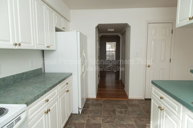 Building Photo - 3940 Horse Run Glen