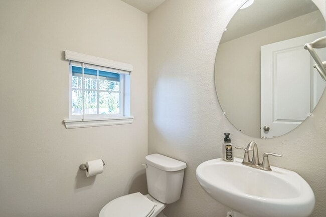 Building Photo - 9670 SW 171st Ave