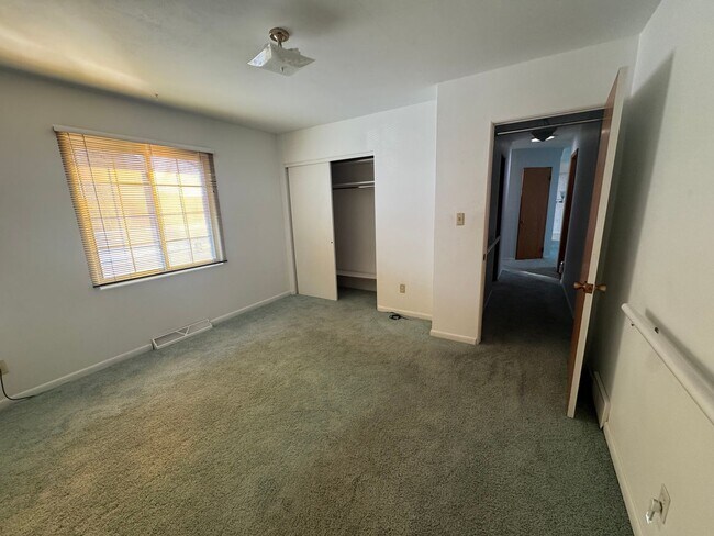 Building Photo - House across from Waverly Highschool!