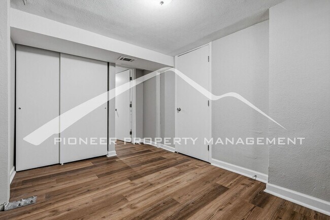 Building Photo - Spacious Home with 2 Kitchens and Central AC
