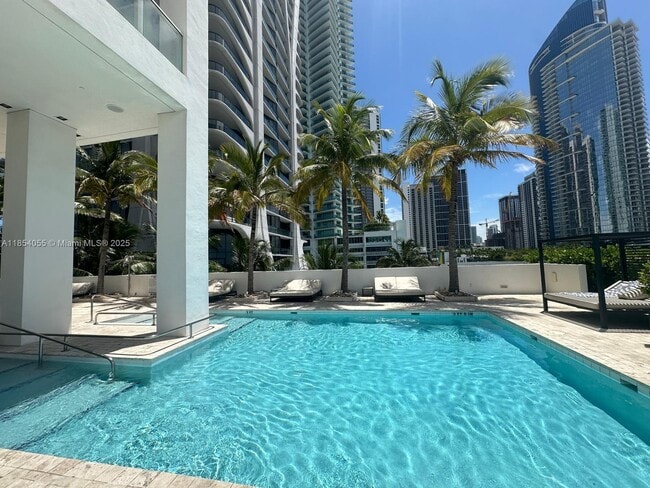 Primary Photo - 1040 Biscayne Blvd
