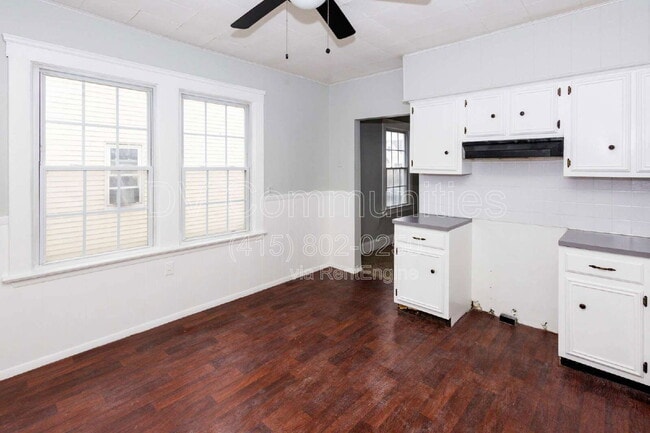 Building Photo - 9903 Sladden Ave