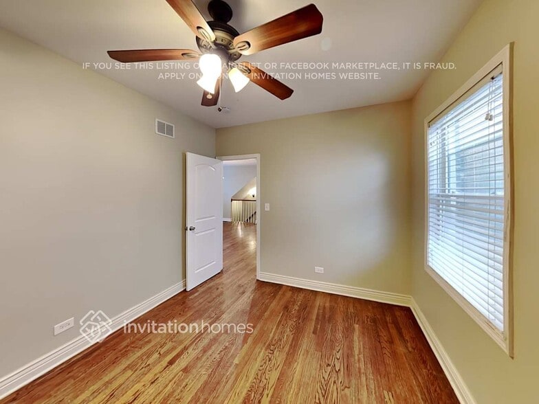 Building Photo - 1939 N Sayre Ave