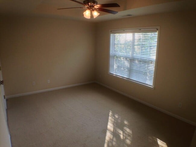 Building Photo - 5225 Wellsley Bend