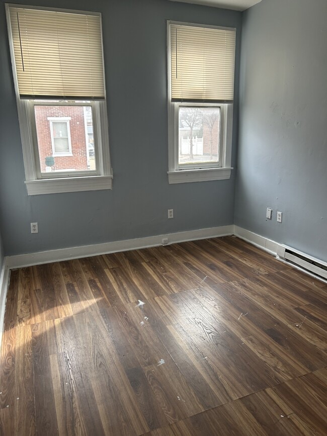 Building Photo - 831 Kirkwood St