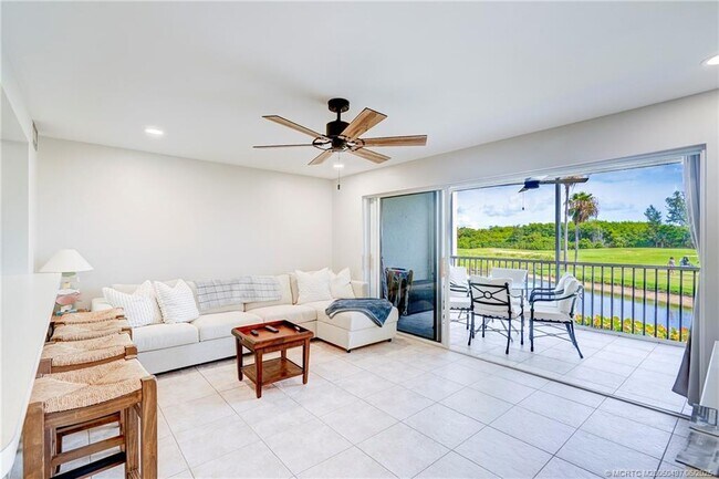 Building Photo - 5539 NE Gulfstream Way