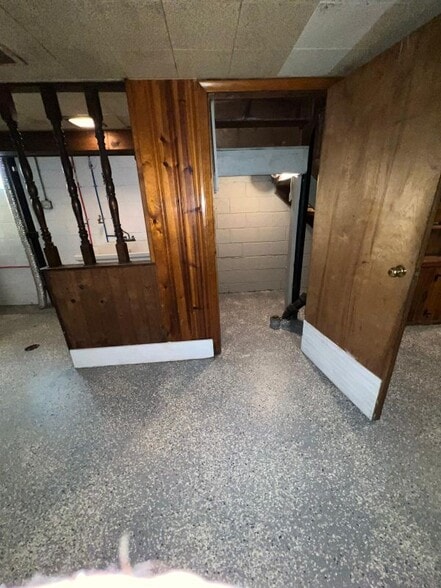 Building Photo - 5214 Hereford St