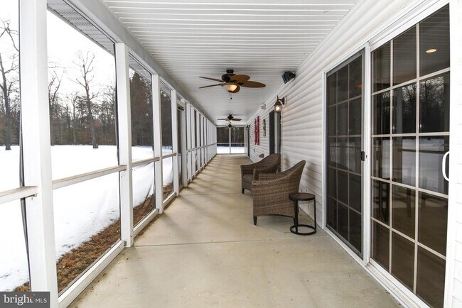 Building Photo - 10049 Meleen Dr