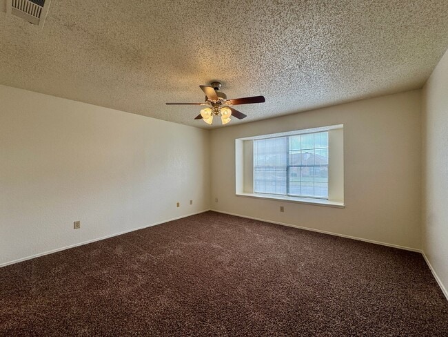 Building Photo - Duplex