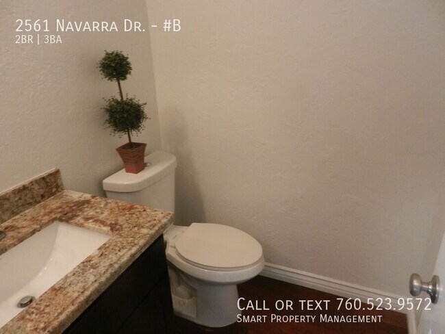 Building Photo - 2561 Navarra Dr