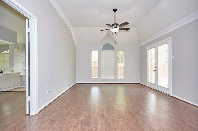 Building Photo - 6734 Wildacre Dr