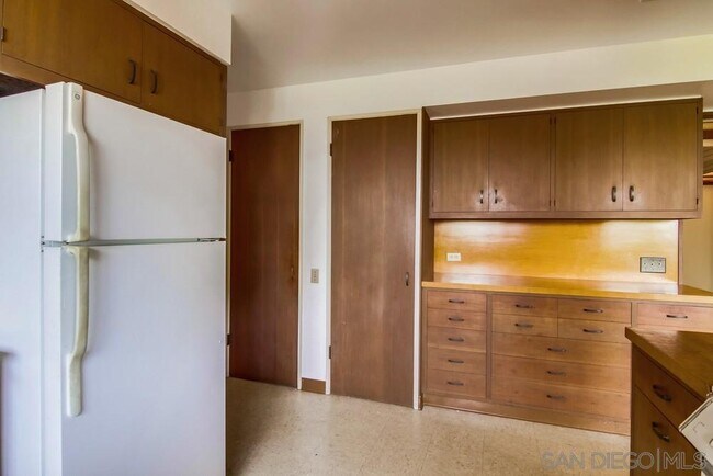 Building Photo - 631 San Gorgonio St