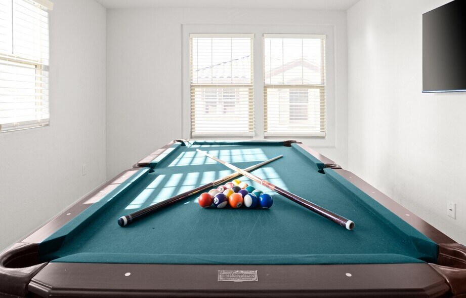 Building Photo - 16220 W La Ventilla Way