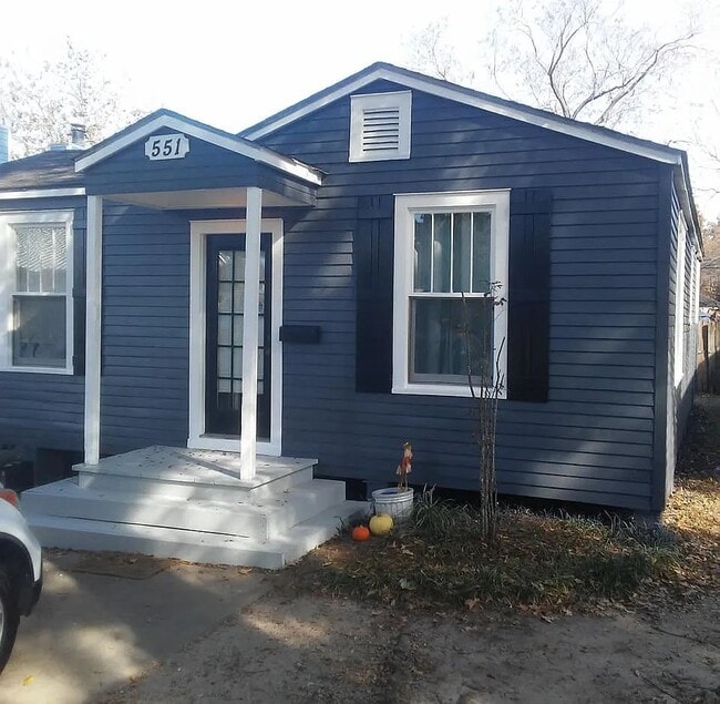 Building Photo - 551 Glenmore Ave