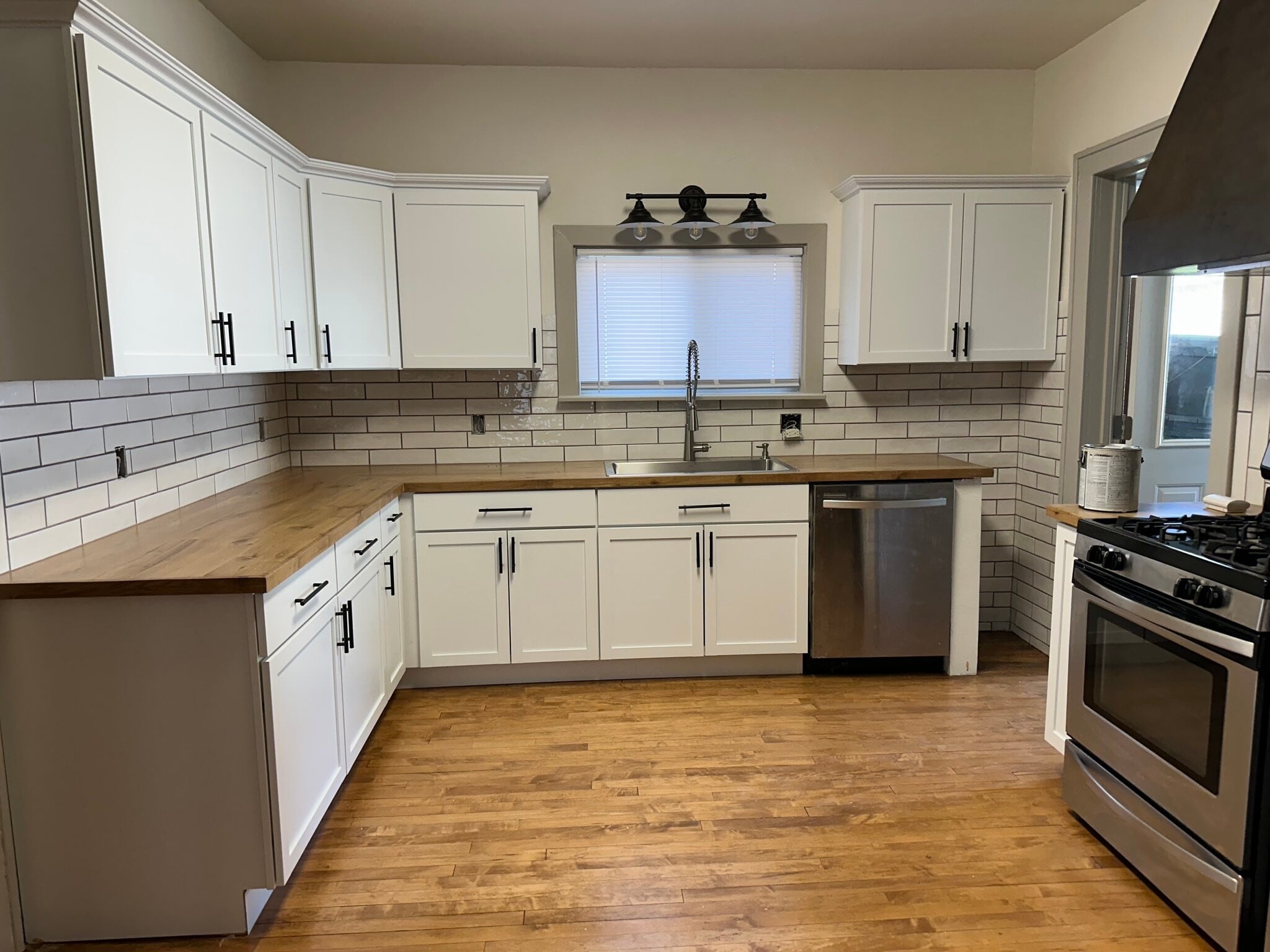 Building Photo - 401 N Hubbard St