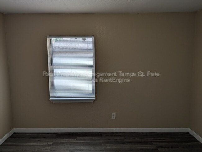 Building Photo - 8429 N 39th St