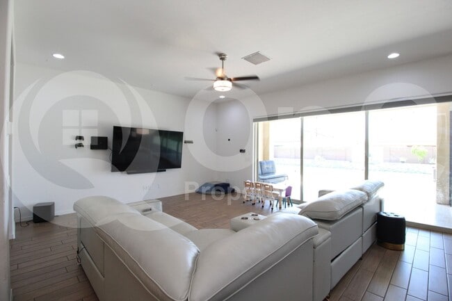Building Photo - 8523 W Palo Verde Dr