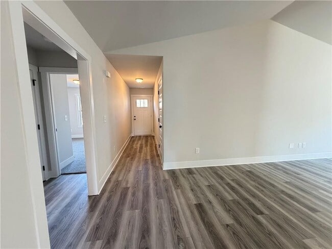 Building Photo - 106 Charlie Wy