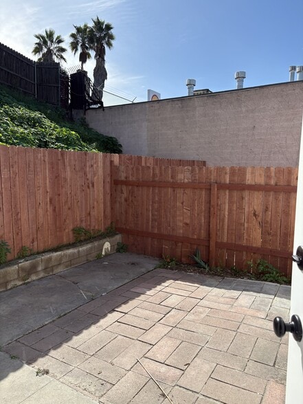 Building Photo - 1711 Glenwood Dr